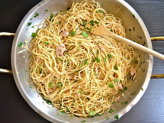 Tuna and Red Pepper Pasta from Budget Bytes