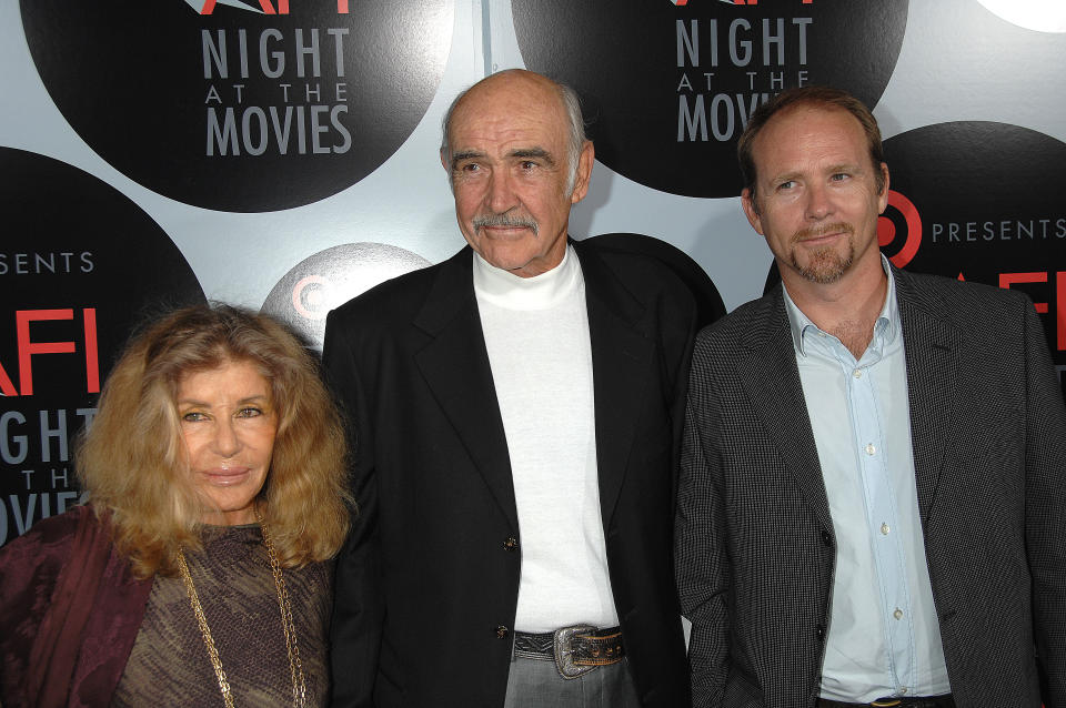 Sean Connery mit Ehefrau Micheline Roquebrune und Sohn Jason Connery. (Bild: Getty Images)