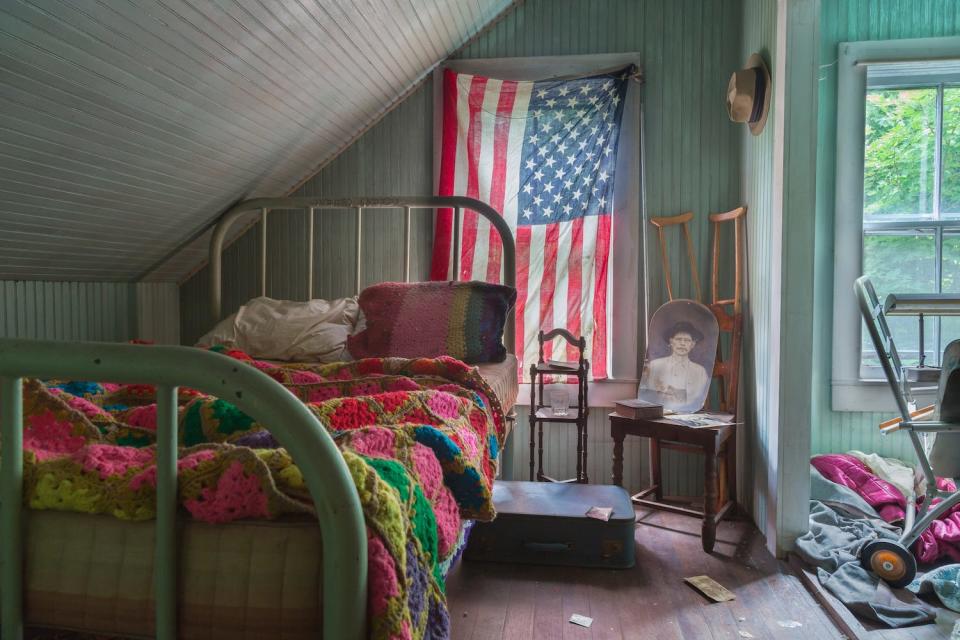 The bedroom of an abandoned house.