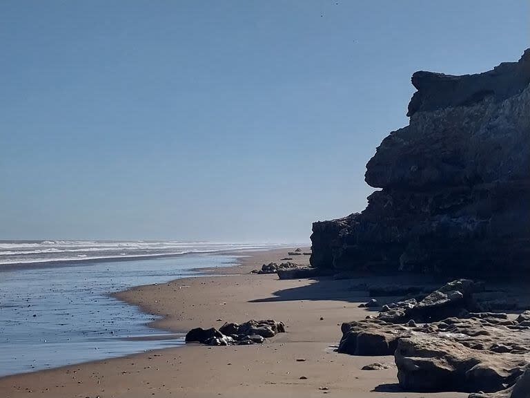 Los acantilados son un símbolo de estas playas