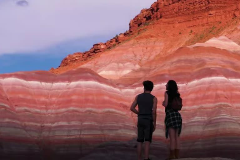 Un adolescente de 13 años murió tras quedar atrapado bajo una duna de arena en un parque estatal de Utah. Imagen ilustrativa del parque