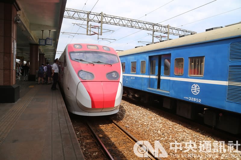 台鐵局今天宣布防疫措施升級，包含車廂每月4次全面消毒等，若疫情升溫，也將公告旅客須戴口罩乘車，否則將拒絕運送。(資料照)