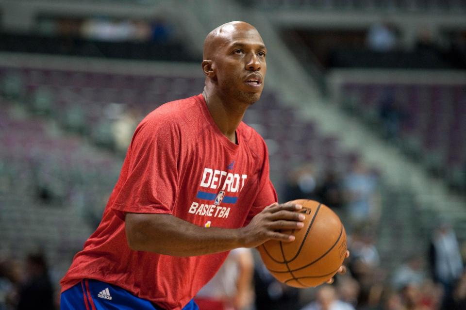 Pistons guard Chauncey Billups warms up before the game against the Wizards at the Palace of Auburn Hills on Oct. 30, 2013.