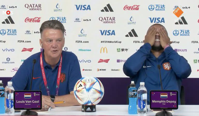 Un show de Van Gaal en la rueda de prensa de Países Bajos: Depay no puede creer la frase que dijo el DT sobre la relación entre ambos