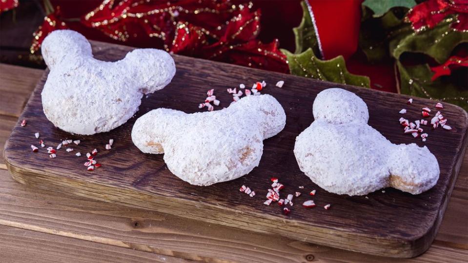 Disneyland Unveils New Holiday Menu for 2018