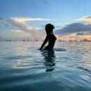 <p>Telle Téthys, une déesse marine, Sonia Rolland surgit des flots pour mieux sublimer la beauté naturelle qui l’entoure. En tournage en Martinique pour la série <em>Tropiques criminels</em>, l’actrice a profité du week-end pour se baigner au large de Sainte-Anne. © instagram@soniarolland</p> 