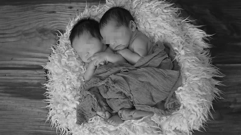  人妻生下2個孩子，醫生卻驚曝「這並不是雙胞胎！」（圖／翻攝自pixabay）