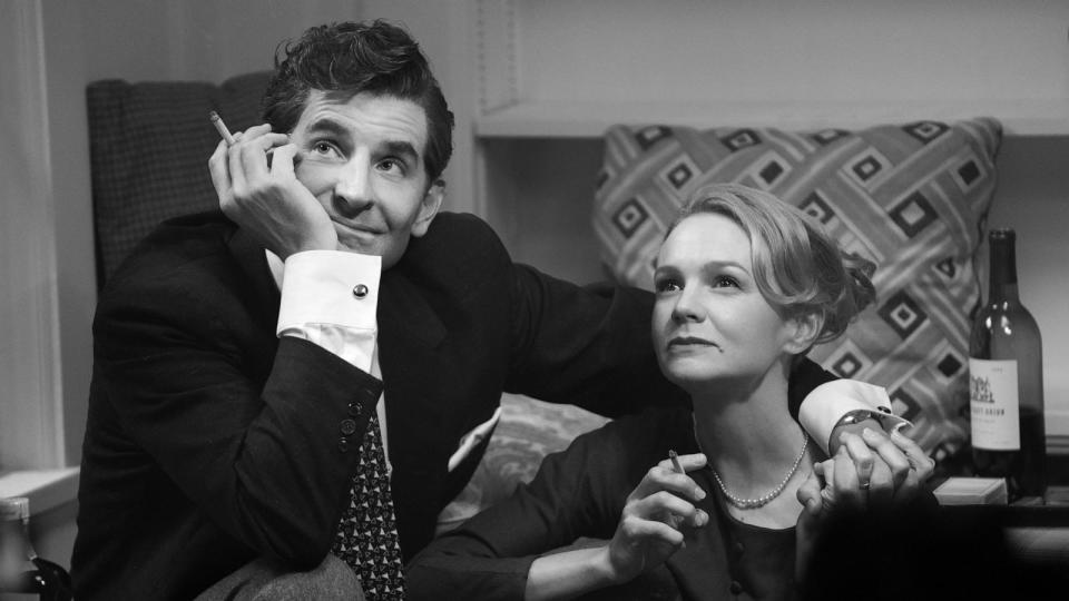 PHOTO: Bradley Cooper appears as Leonard Bernstein and Carey Mulligan as Felicia Montealegre in 'Maestro.' (Jason McDonald/Netflix)