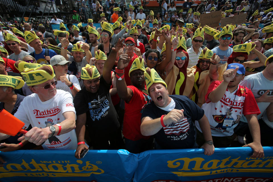 <p>Attendees gather before Nathan’s Famous Fourth of July International Hot Dog-Eating Contest at Coney Island in Brooklyn, New York City, U.S., July 4, 2017. (Andrew Kelly/Reuters) </p>