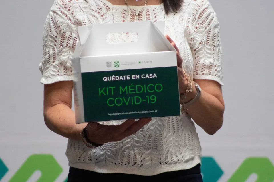 CIUDAD DE M&#xc3;&#x89;XICO, 29MARZO2020.- 
La jefa de gobierno de la Ciudad de M&#xe9;xico, Claudia Sheinbaum, al momento de presentar el Kit M&#xe9;dico de apoyo para las personas que presentaban s&#xed;ntomas por COVID-19, el cual inclu&#xed;a ivermectina, un medicamento que fue descartado en el mundo contra el COVID-19, con excepci&#xf3;n de la capital del pa&#xed;s. FOTO: MAGDALENA MONTIEL/CUARTOSCURO.COM