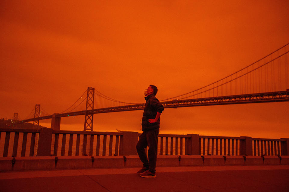 Smoke from the Northern California wildfires casts a reddish color over the Embarcadero in San Francisco on Sept. 9, 2020. (Photo: Ray Chavez/MediaNews Group/The Mercury News via Getty Images)