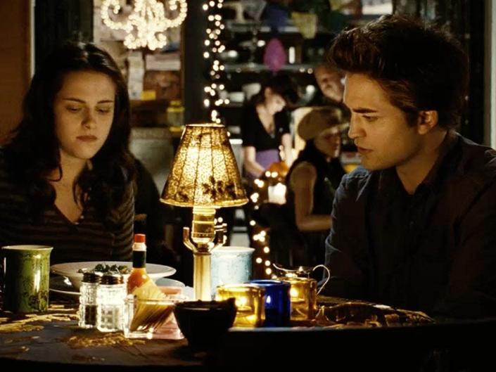 bella edward dinner scene twilight