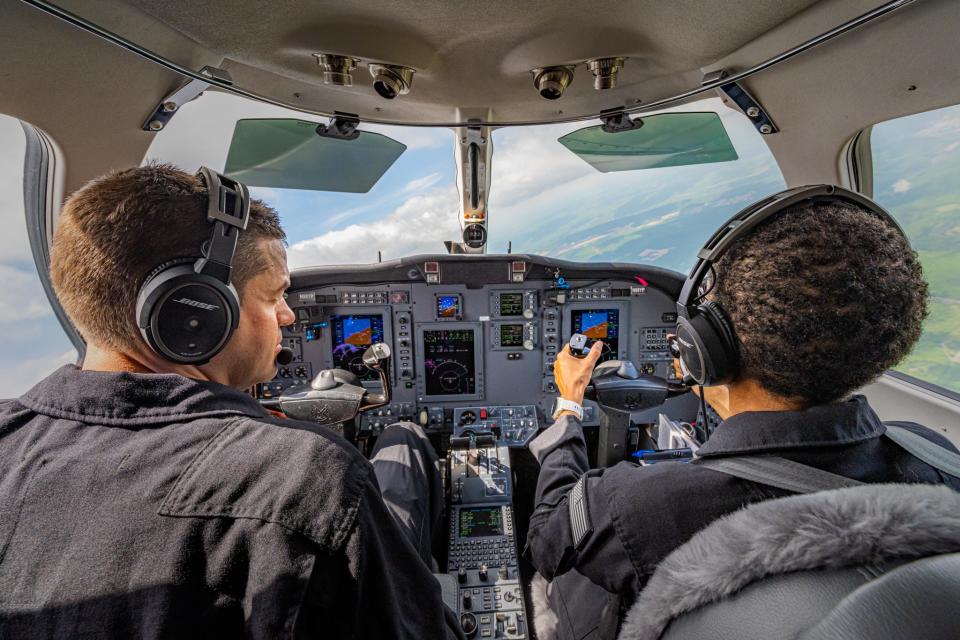 jared isaacman and sian proctor co-pilot a jet