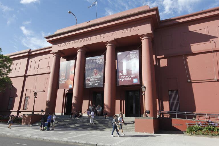 El Museo Nacional de Bellas Artes es considerado como uno de los más importantes, ya que posee la mayor colección de arte argentino del país