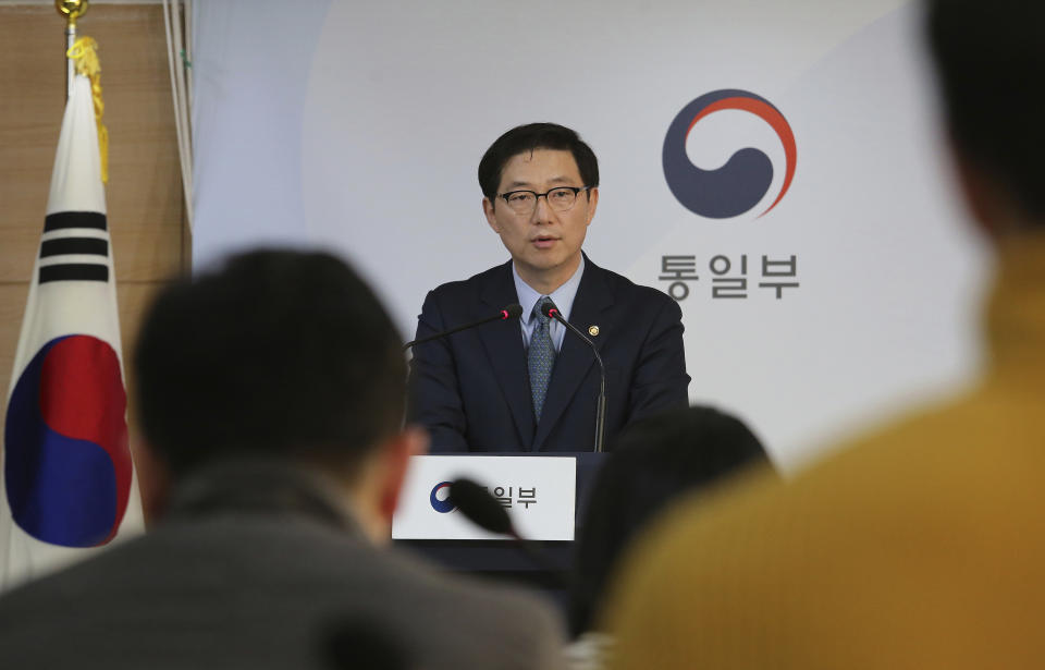 South Korean Vice Unification Minister Chun Hae-sung speaks during a press conference at the Unification Ministry in Seoul, South Korea, Friday, March 22, 2019. North Korea abruptly withdrew its staff from an inter-Korean liaison office in the North on Friday, Seoul officials said. (AP Photo/Ahn Young-joon)