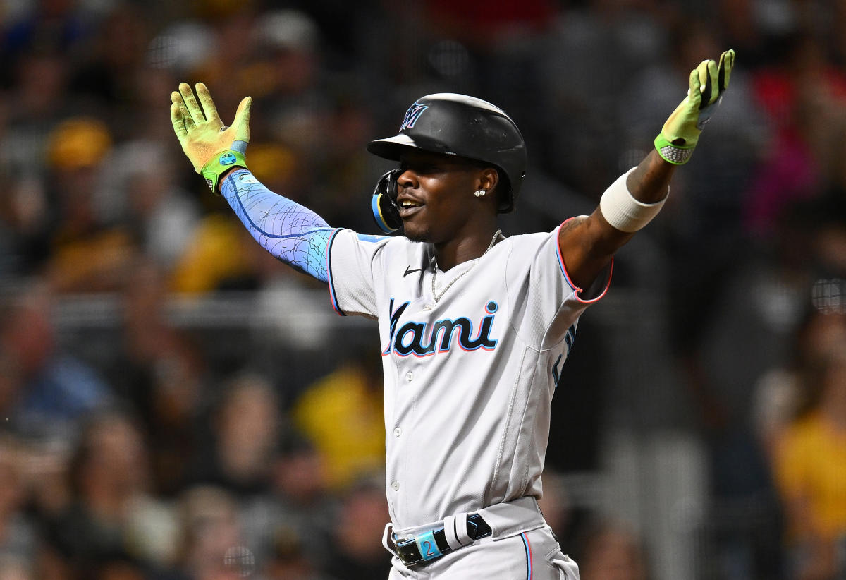 Marlins, D-Backs, Rangers, Astros, Blue Jays all clinch playoff berths on  next-to-last day