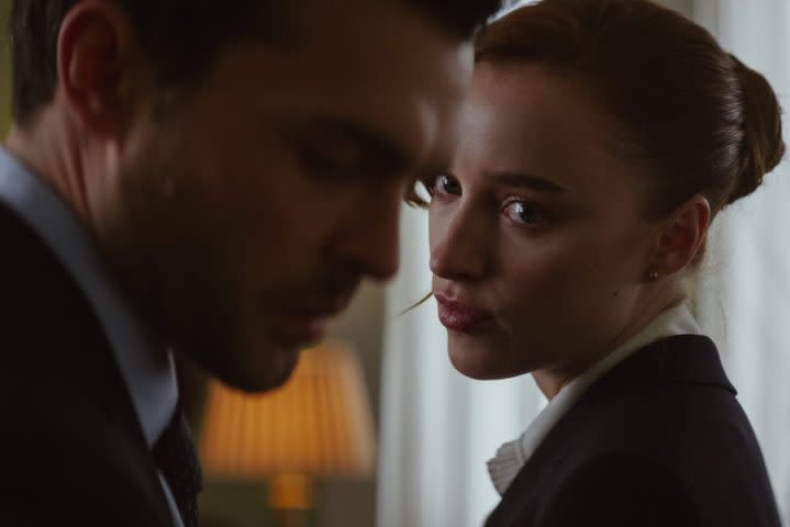 Alden Ehrenreich and Phoebe Dynevor as Luke and Emily in the 2023 film Fair Play.