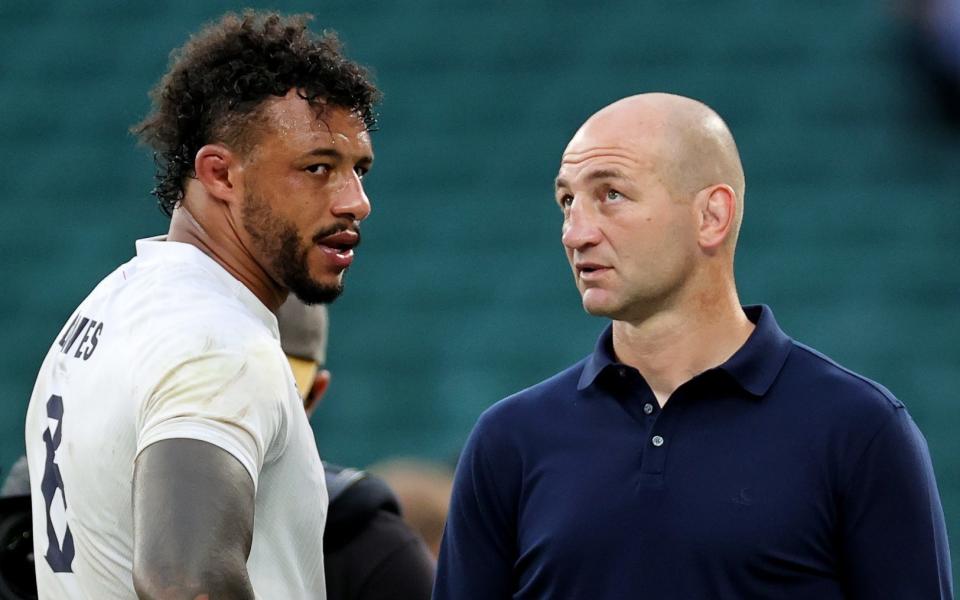 UK's Courtney Lawes speaks to Steve Borthwick