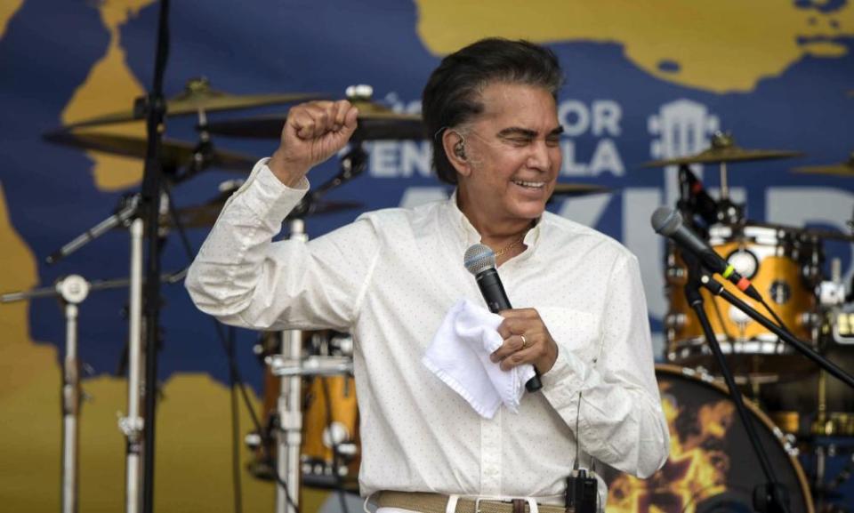 Venezuelan singer José Luis Rodriguez, also known as El Puma, performs at the Venezuela Aid Live concert.