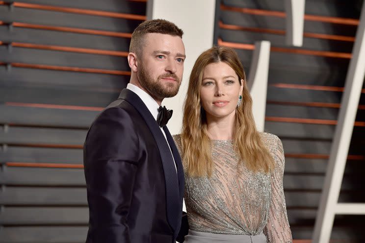 BEVERLY HILLS, CA - FEBRUARY 28: Recording artist Justin Timberlake (L) and actress Jessica Biel attend the 2016 Vanity Fair Oscar Party Hosted By Graydon Carter at the Wallis Annenberg Center for the Performing Arts on February 28, 2016 in Beverly Hills, California. (Photo by Pascal Le Segretain/Getty Images)