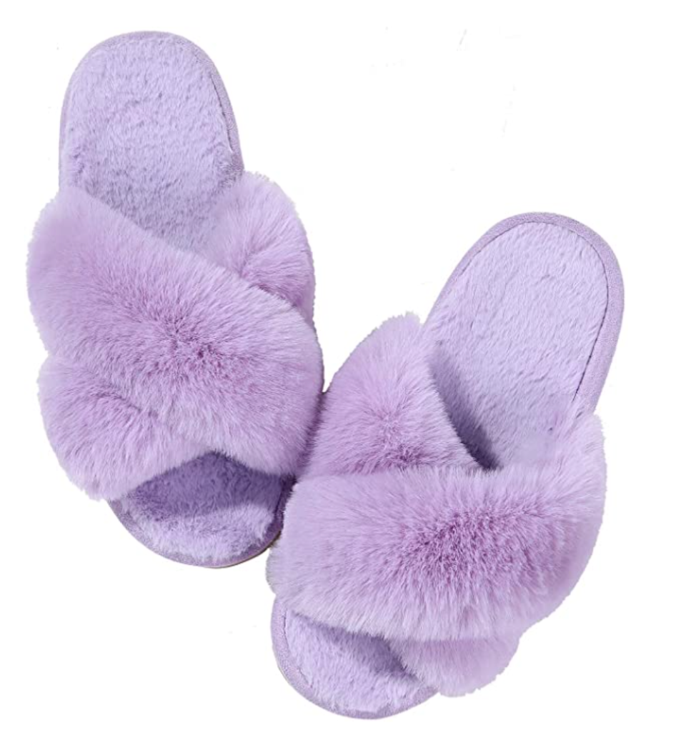 Comwarm Plush Slippers in Purple (Photo via Amazon)