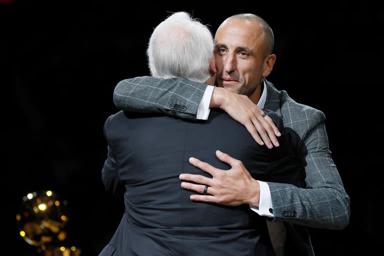 Maestro estratega y alumno talentoso en San Antonio: Popovich con Ginóbili