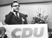 <p>Helmut Kohl wird im Sommer 1973 zum Parteivorsitzenden der CDU gewählt. (Bild: AP-Photo/stf ) </p>