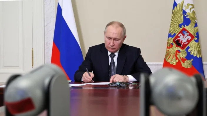 Sputnik/Mikhail Klimentyev/Kremlin via REUTERS