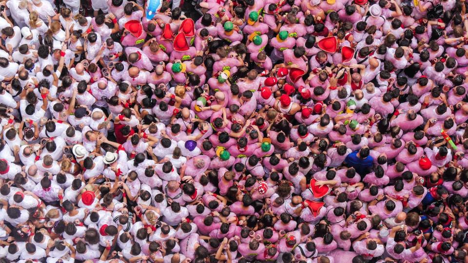 Fiesta del vino en Haro (La Rioja). <a href="https://www.shutterstock.com/es/image-photo/la-rioja-regionspain06292019-photo-haro-wine-1463082041" rel="nofollow noopener" target="_blank" data-ylk="slk:Shutterstock / lakisha beecham;elm:context_link;itc:0;sec:content-canvas" class="link ">Shutterstock / lakisha beecham</a>