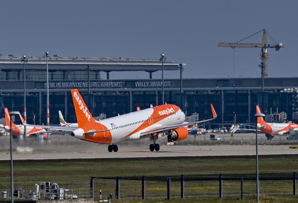 Easyjet verlagert Flugzeuge von Großbritannien an den Flughafen BER.