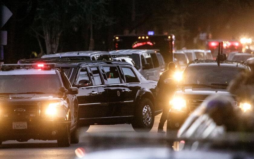 SANTA MONICA - CA - MARCH 12, 2015 - President Barack Obama arrived at 440 20th St. to attend a fund raiser for Democrats in 2016, March 12, 2015. (Ricardo DeAratanha/Los Angeles Times)