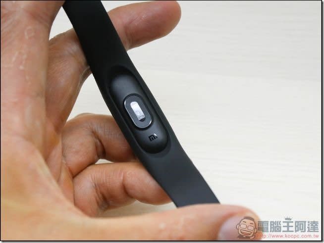 小米手環2開箱評測 800有找內建OLED螢幕可看時間Android與iPhone都可以用超值運動手環