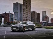 <p>2024 Audi RS6 Avant Performance</p>