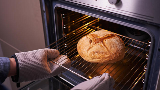 Things You Should Never Do to Your Oven