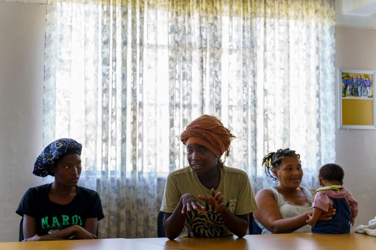 Venique Swartz, Rochelle Nstimbi, Nathalene Jakobs