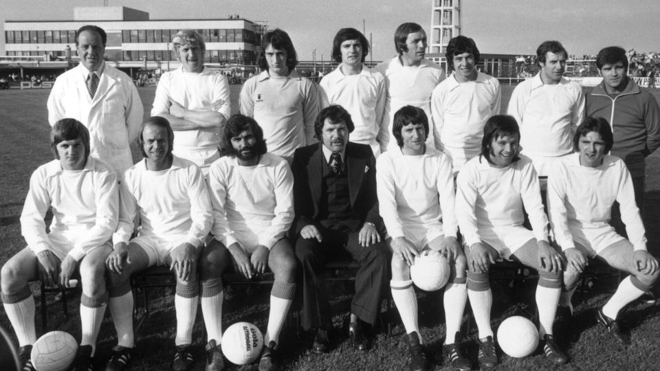 George Best before Dunstable Town took on Manchester United