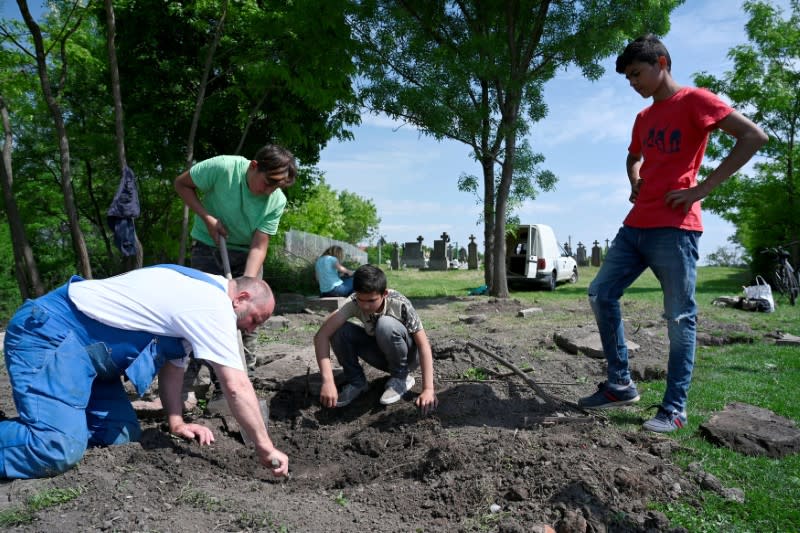 Slovak Roma teens help to restore forgotten Jewish cemetery, in Vinodol