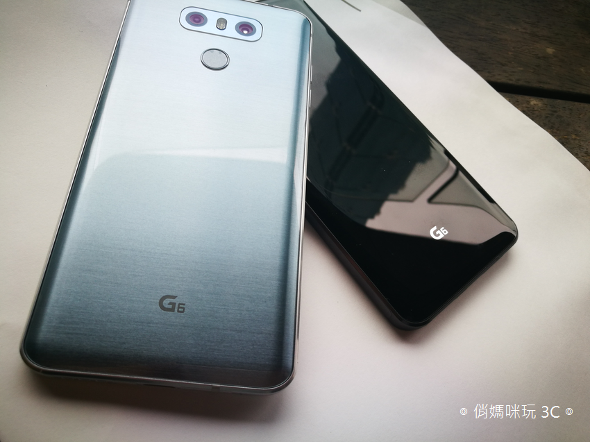 18:9 大大螢幕小巧機身！5.7 吋的 LG G6 只有 5.2 吋的尺寸大小還有廣角雙鏡頭耶....