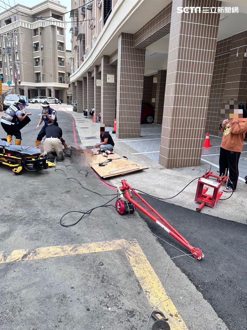 高雄小港區發生一起工安意外，工人經送醫後仍不治。（圖／民眾提供）