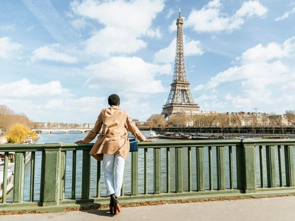 Woman influencer paris travel