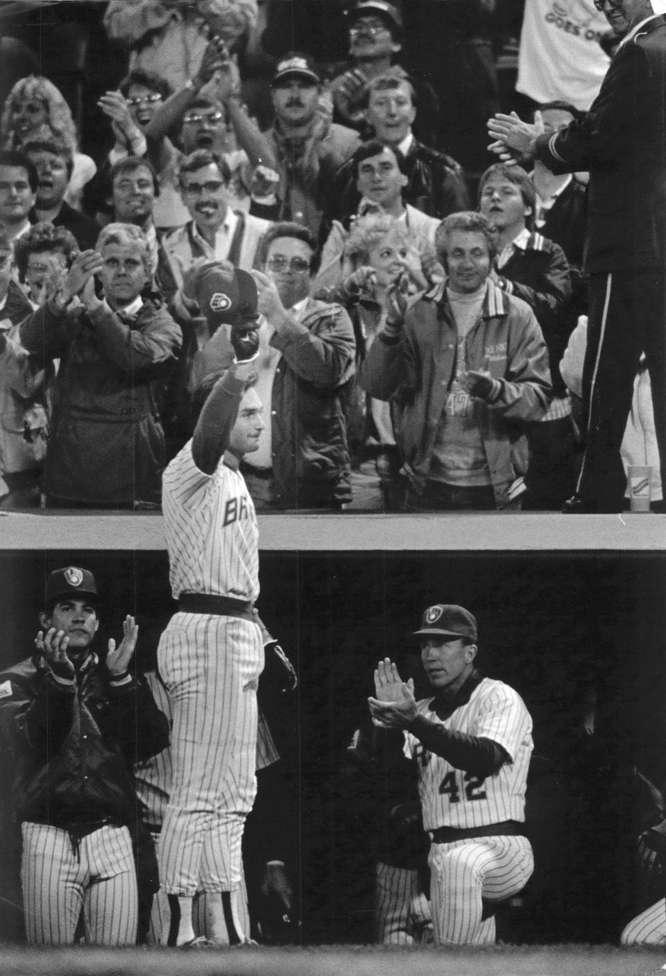 Paul Molitor acknowledges the ovation of the crowd in 1987 after his hitting streak came to a halt at 39 games as the Milwaukee Brewers beat Cleveland, 1-0, with a run in the 10th inning.