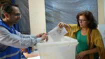 Lebanese cast their vote in Beirut in first election since crisis (AFP/Etienne TORBEY)