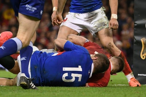 Wales' fly-half Dan Biggar scores a try five minutes from time