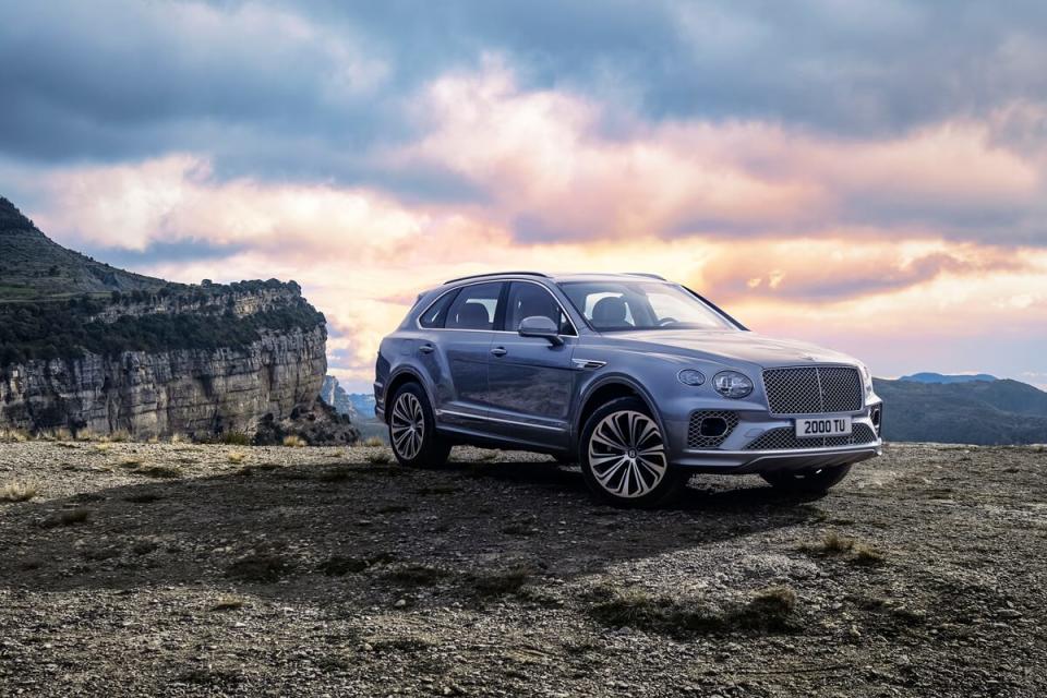 NewBentayga-Hallmark-1.jpg