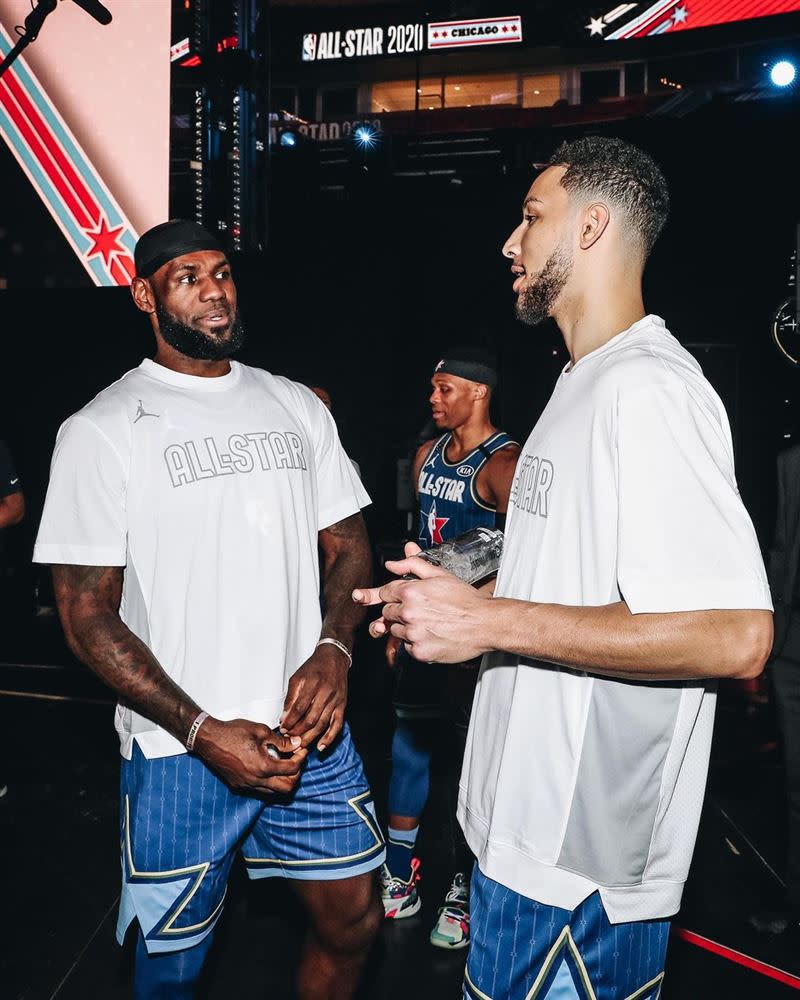 Simmons（右）和James（左）都是常繳「大三元」成績的球員。（圖／翻攝自Ben Simmons IG）