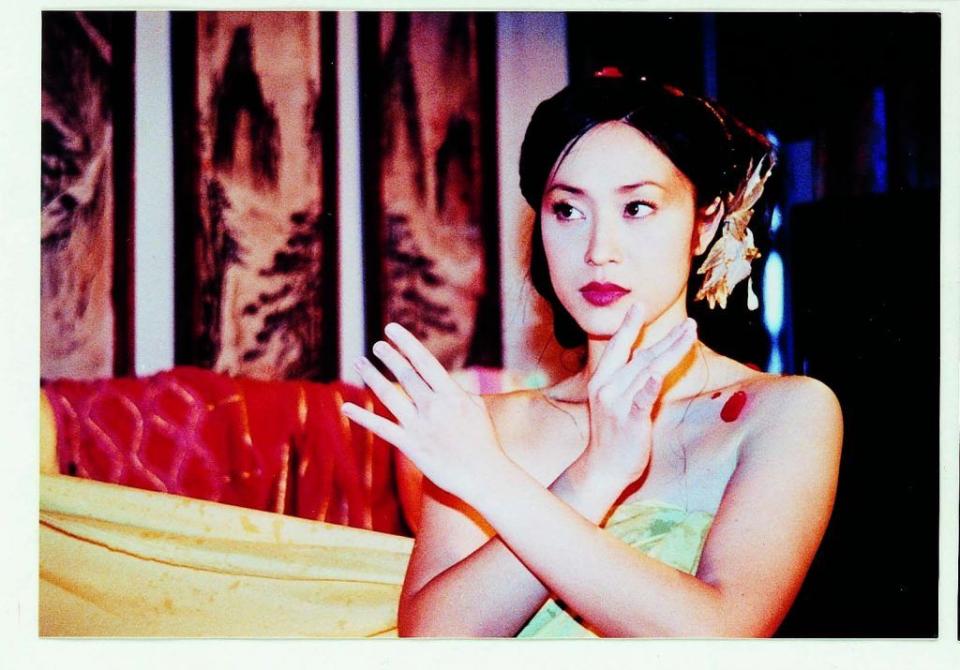 陳法蓉16年前在《小寶與康熙》一劇中分別扮演假太后和龍兒兩角，一個霸氣一個溫柔，同樣美艷動人。