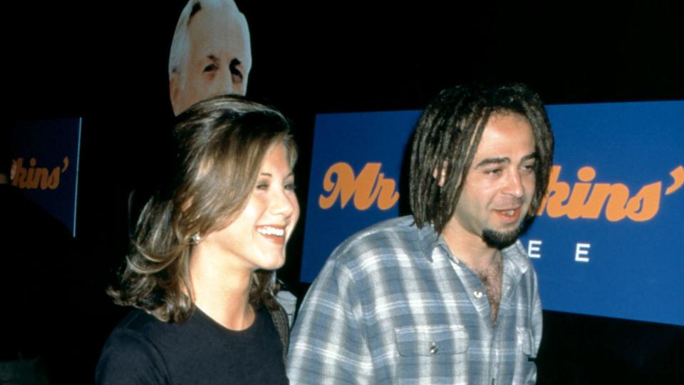adam duritz and jennifer aniston in the 1990s