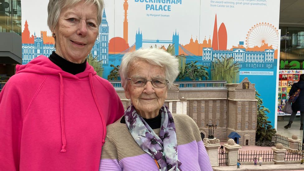 Margaret Seaman with her daughter Tricia Wilson