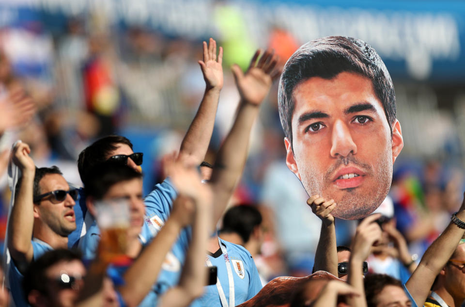 <p>Im zweiten Spiel des Tages sind alle Blicke auf Jubilar Luis Suárez gerichtet. Er bestreitet sein 100. Länderspiel für Uruguay. Der Gegner: Saudi-Arabien. </p>