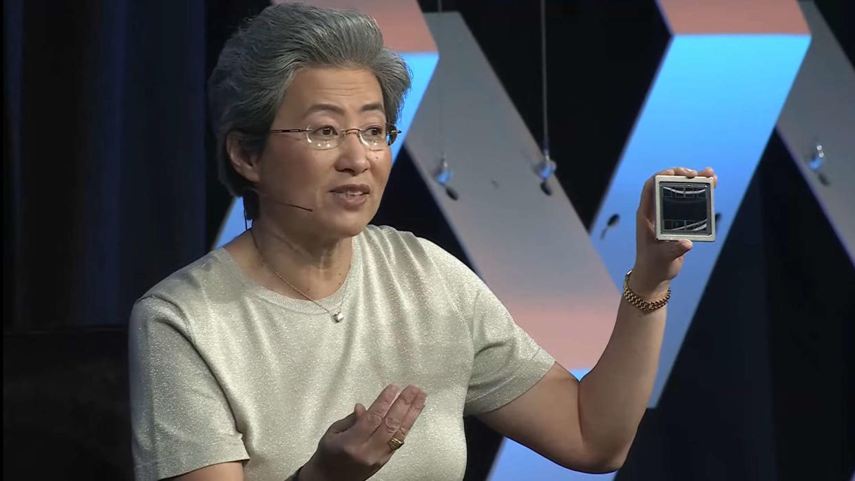  Dr. Lisa Su at SXSW Conference holding MI300 GPU. 